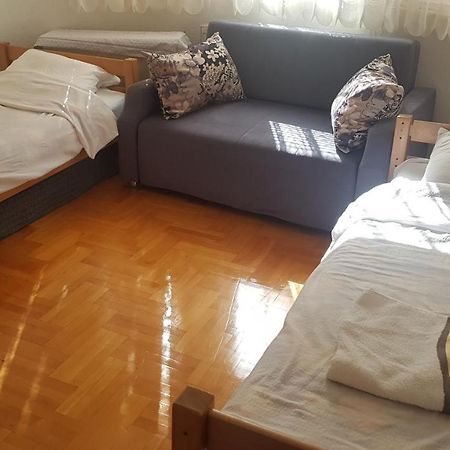 Redon Apartment 普里什蒂纳 外观 照片