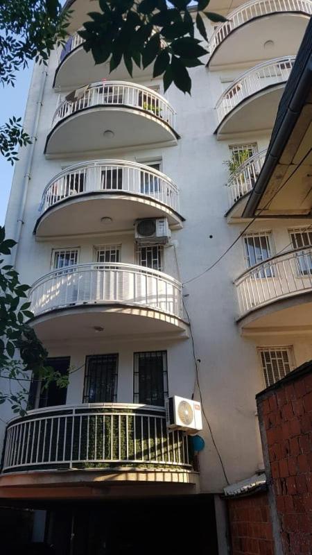 Redon Apartment 普里什蒂纳 外观 照片