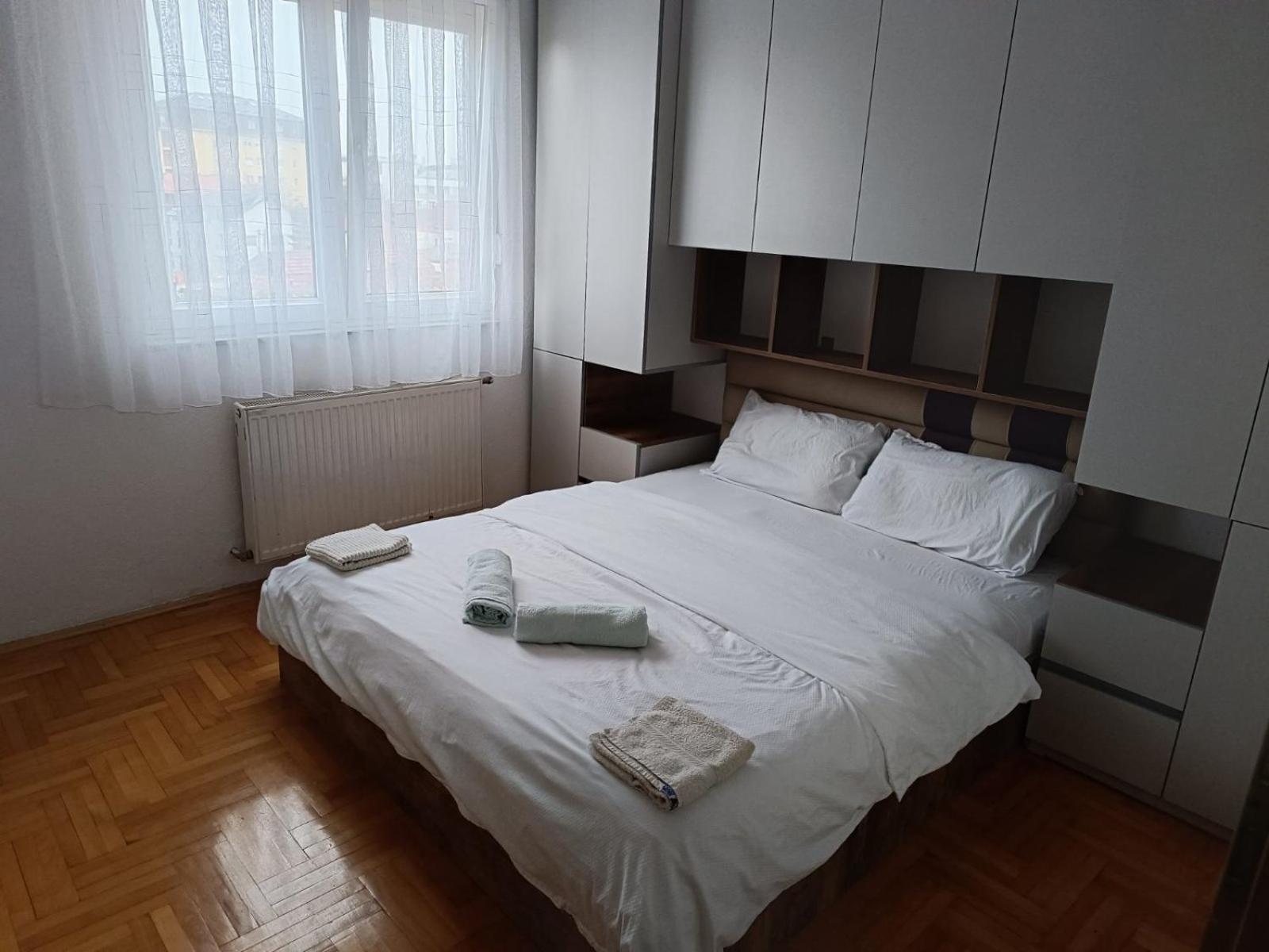 Redon Apartment 普里什蒂纳 外观 照片